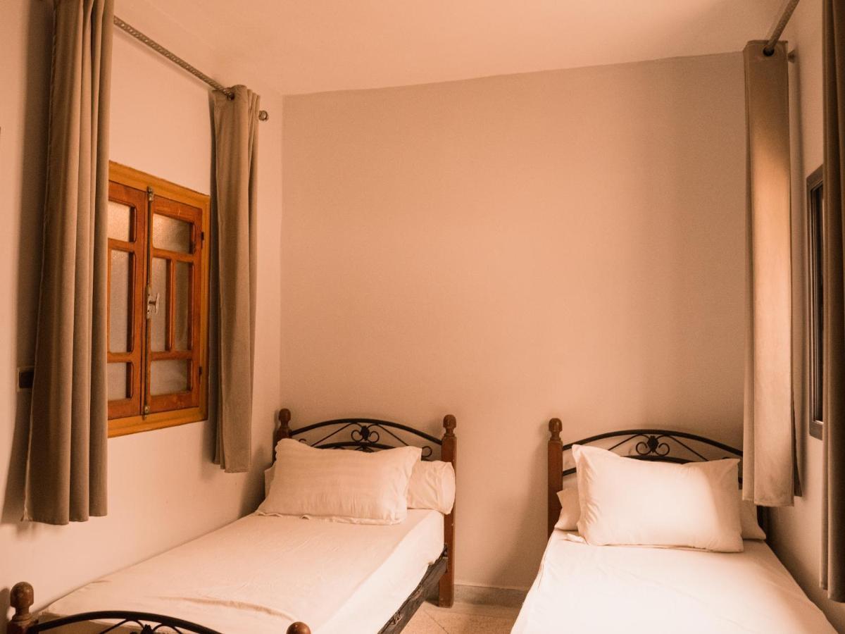 Santacruz Surf Camp Hostel Tamraght ภายนอก รูปภาพ